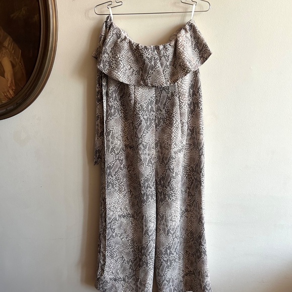 Aritzia Babaton Altamiro Strapless Wide Leg Jumpsuit Size 10 - Picture 11 of 14